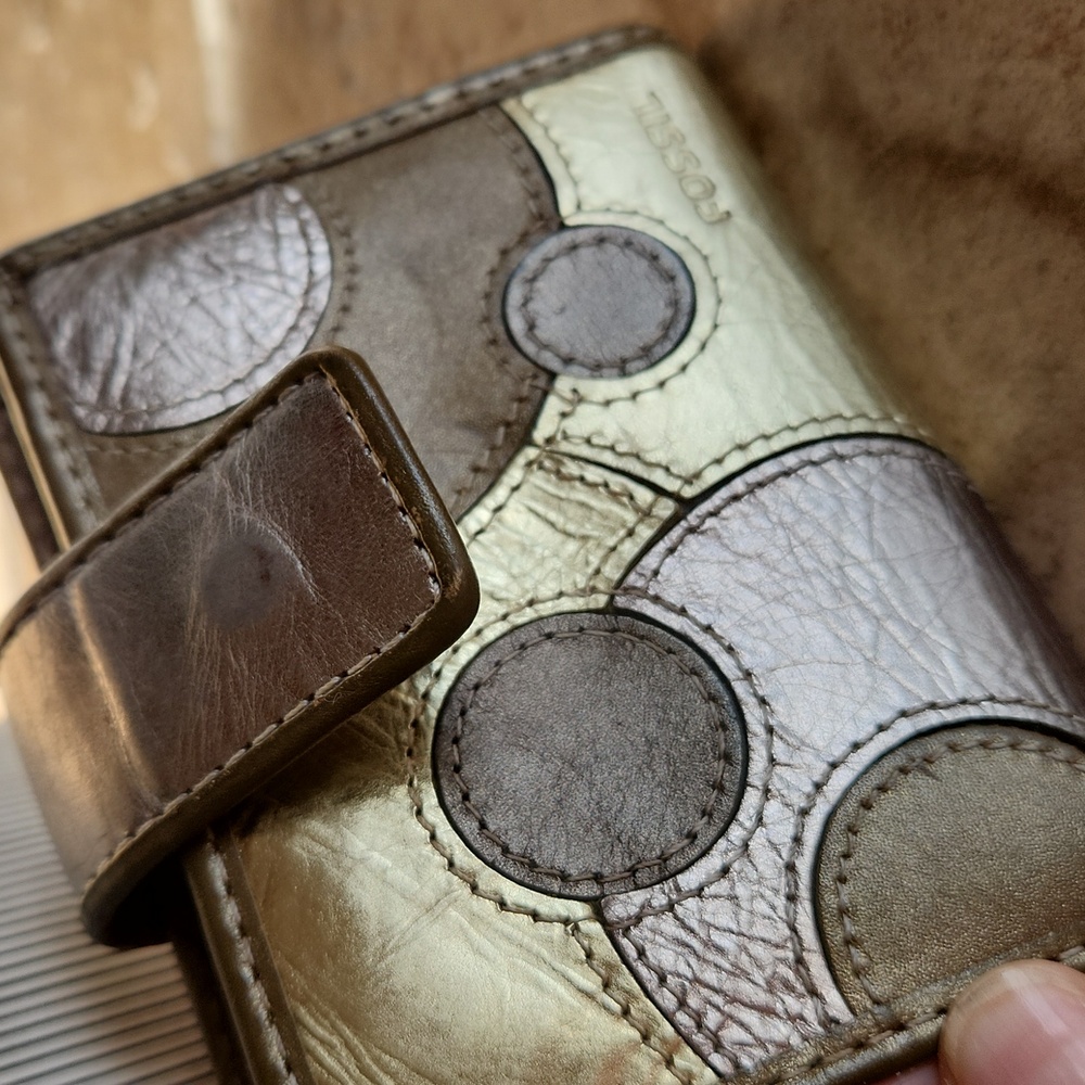 Fossil gold colored genuine leather wallet - Picture 11 of 12